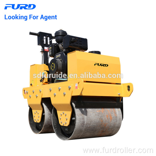 Hand vibrating roller compactor for soil and asphalt compaction